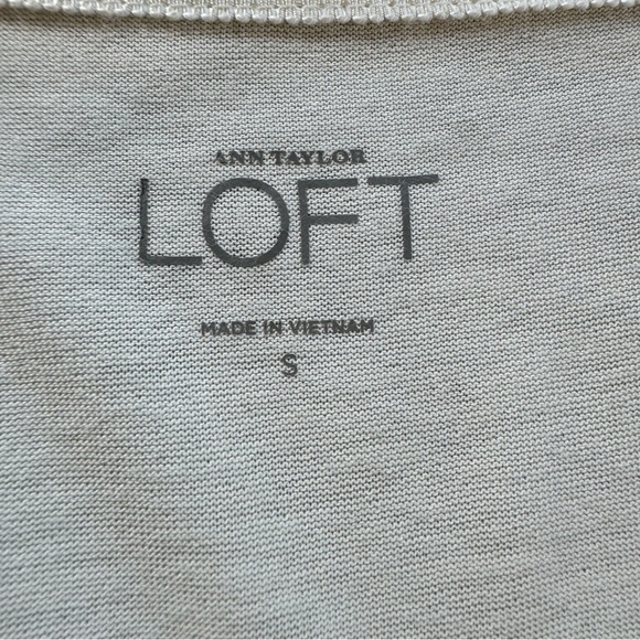 Ann Taylor Loft Crochet Edge V Neck Tee Ivory Small - Picture 2 of 10